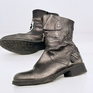 DorKing by Fluchos Metallic Ankle Boots